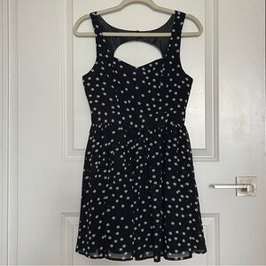 Forever 21 Black and White Sleeveless Sundress with Sweetheart Neckline